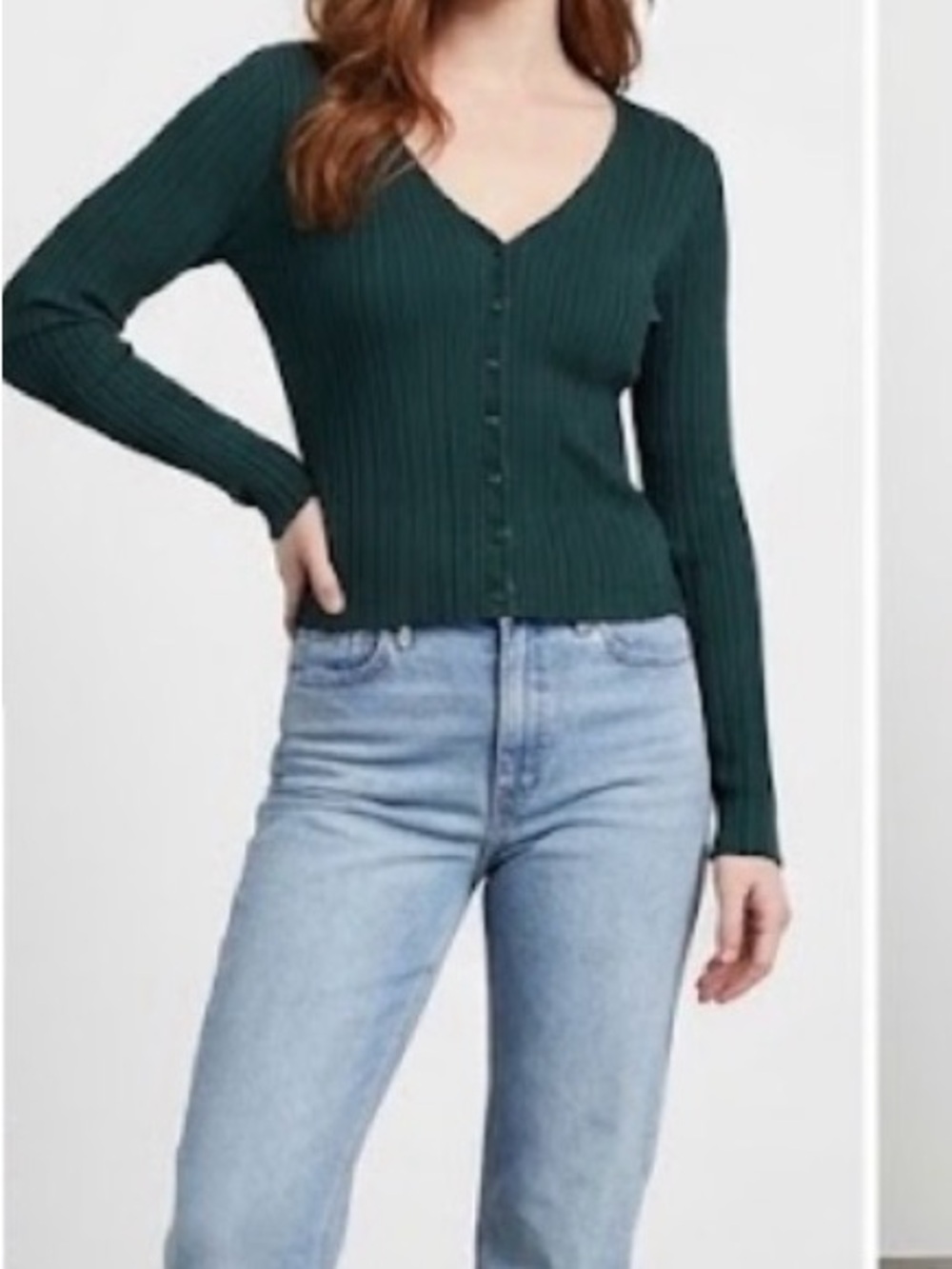 Dynamite Ribbed V-Neck Button-Front Sweater in Deep Green